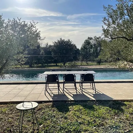 Dependance Cosy Avec Petit Dejeuner Entre Gordes Et L'isle Sur La Sorgue Bed & Breakfast