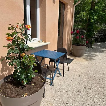 Dependance Cosy Avec Petit Dejeuner Entre Gordes Et L'isle Sur La Sorgue Couette-café Lagnes